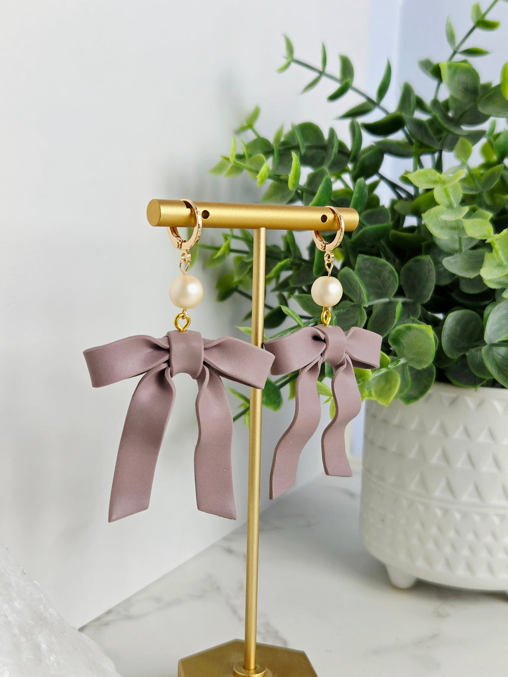 Daphne Bows